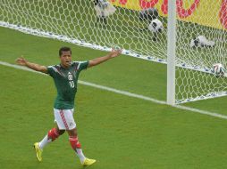 Las burlas siguieron cuando se anularon dos goles de Giovani dos Santos por fuera de lugar. AFP /