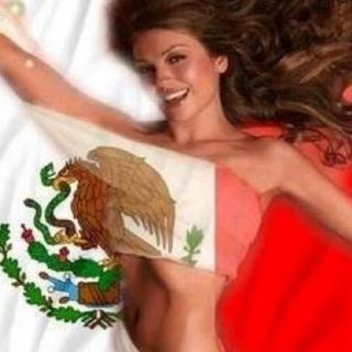 Famosos celebran victoria de México