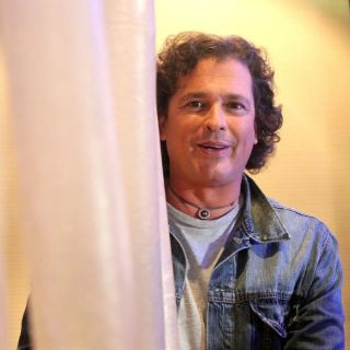 Carlos Vives presenta álbum inédito 'Más + corazón profundo'