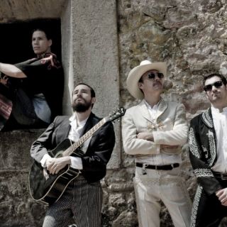 Los Mexican Juligans fusionan rock, mariachi y cumbia