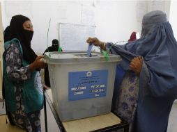Millones de afganos acudieron este sábado a las urnas para elegir en segunda vuelta al sucesor de Hamid Karzai. AP /