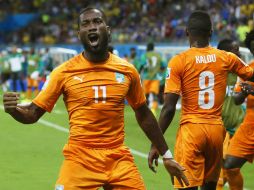 Drogba festeja su gol durante el encuentro con la selección nipona. EFE /