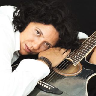 Una canción no se termina hasta que no se comparte: Rosana