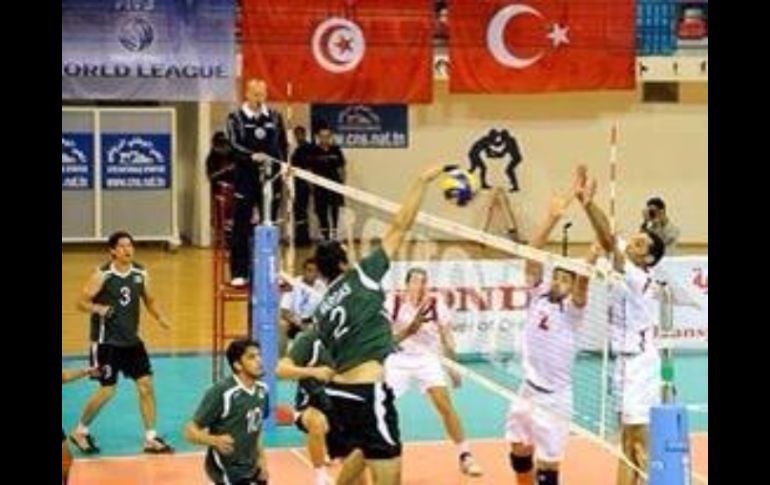 México pierde 3-2 con Túnez en la segunda fase de la Liga Mundial. ESPECIAL /