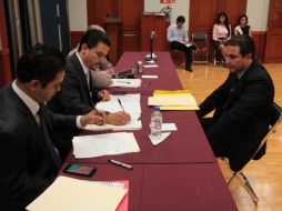 En la imagen, Eduardo Lepe, expone a diputados razones por las que quiere ser Magistrado. ESPECIAL /