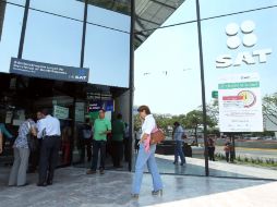 El SAT pretende orientar a la ciudadanía para que cuente con información que le permita tomar mejores decisiones. ARCHIVO /