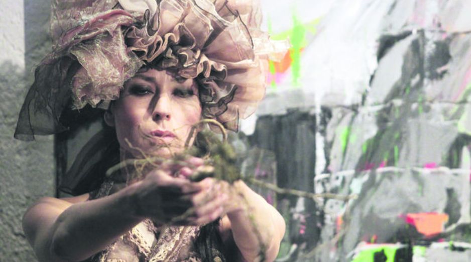 Basó su obra en la figura del árbol, pues le pareció que éste representaba el equilibrio entre la luz y la oscuridad.  /