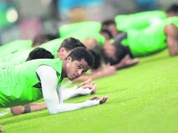 Giovani Dos Santos, Héctor Herrera y Oribe Peralta ya saben lo que es vencer a Brasil en grandes escenarios. AFP /