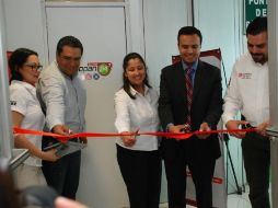 El alcalde de Zapopan, Héctor Robles, en la inauguración del call center. ESPECIAL /