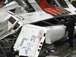 Peritos abren una averiguación para conocer las causas del accidente. ARCHIVO /