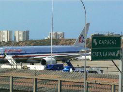 Se estima que American Airlines tenía retenidos en Venezuela unos 750 millones de dólares al 31 de marzo pasado. AP /