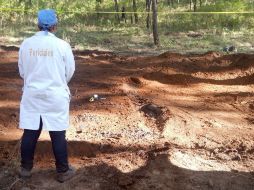 La zona se mentiene resguardada debido a que continuarán las labores para descartar la posible existencia de más fosas. ARCHIVO /