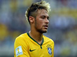 Del astro brasileño se señala que 'con su peinado le quita el polvo a las esquinas de las paredes'. ARCHIVO /