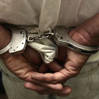 EU entrega a mexicano sospechoso de asesinato y secuestro