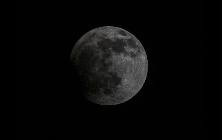 El plan es capturar un asteroide con una garra gigante o meterlo en una bolsa inflable. ARCHIVO /