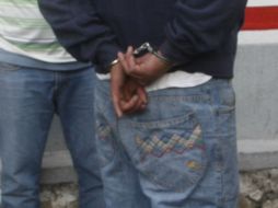 Los elementos fueron detenidos por estar involucrados en el secuestro de tres jóvenes. ARCHIVO /