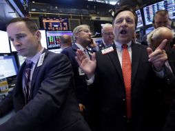 El selectivo S&P se llevó su plusmarca hasta los 1,962.82 enteros. AP /