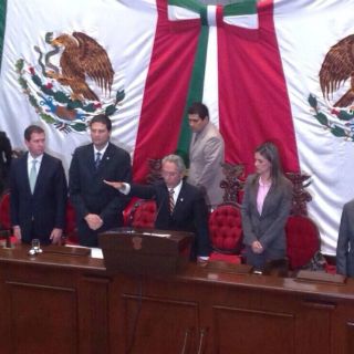 Jara rinde protesta como gobernador de Michoacán