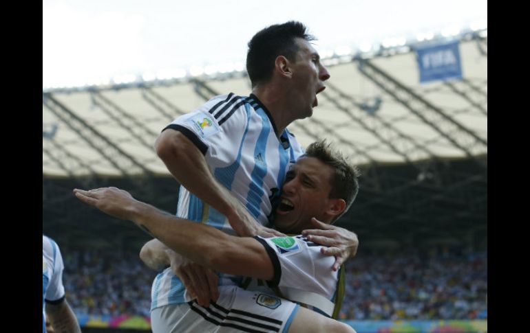 En un mal partido de la albiceleste y cuando parecía que todo iba a acabar  en tablas, Messi sorprende y da el triunfo a Argentina. AP /