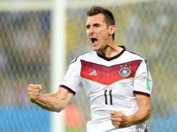 Miroslav Klose festeja su gol 15 en cuatro Copas del Mundo disputadas desde 2002. AFP /