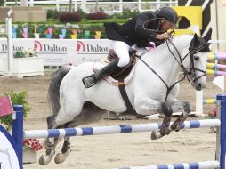 Héctor Ortiz, a lomos de 'Leantus', concluyó  la prueba de 1.40 metros con un registro de 75.69 segundos y cuatro faltas.  /