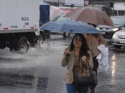 El SMN informa que una zona de inestabilidad con probabilidad de convertirse a ciclón se acercará al Pacífico Centro. NTX /