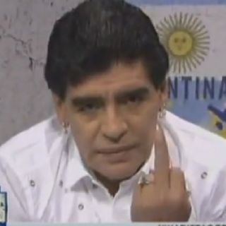 Maradona envía insulto a Grondona