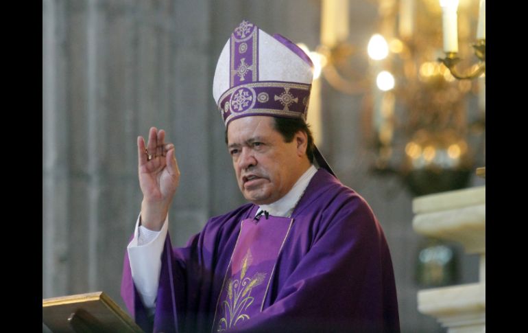 El cardenal Norberto Rivera asegura que la idiosincrasia del mexicano parece no entenderse sin la transa y el chanchullo. ARCHIVO /