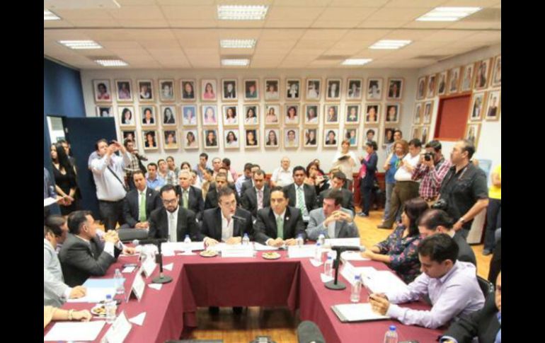 Marx Miranda compareció ante la Comisión de Juventud y Deporte del Congreso de Jalisco. ESPECIAL /