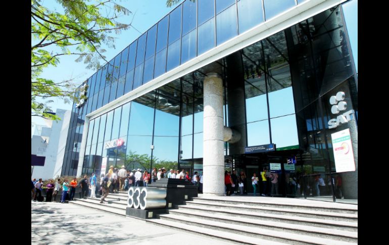 La baja que se presentó en el IMSS es la caída más grande presentada en los últimos 14 años. ARCHIVO /