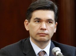 Fernando Aportela reconoció ante los legisladores que se requiere un mayor crecimiento económico. ARCHIVO /