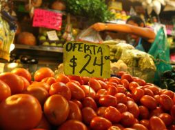 Los productos cuyos precios influyen más en este resultado son: jitomate, gasolina de bajo octanaje, cerveza, entre otros. ARCHIVO /