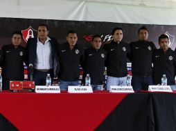 Caballero (tercero d-i) llega del futbol ruso a brindar goles a los Rojinegros.  /