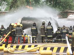 Desde está mañana, vecinos de Interlomas compartieron fotografías en redes sociales del incendio. ARCHIVO /