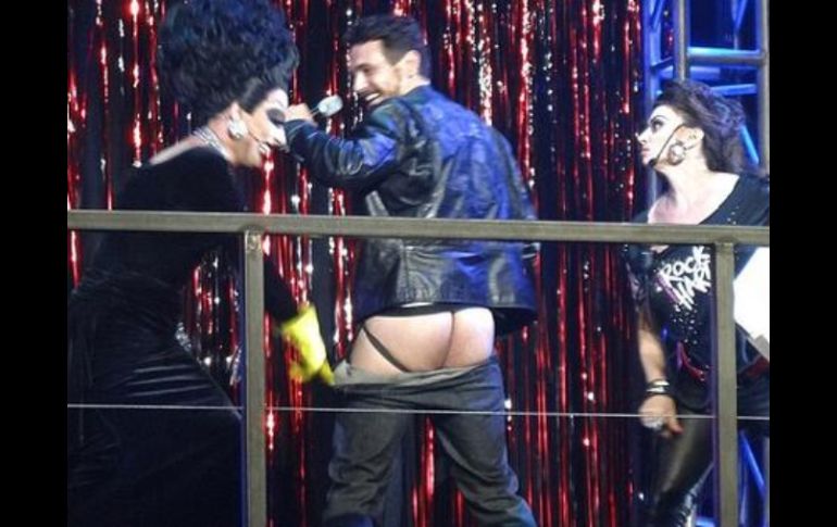 Franco se presenta junto a la ganadora del programa 'RuPaul's Drag Race'. ESPECIAL /