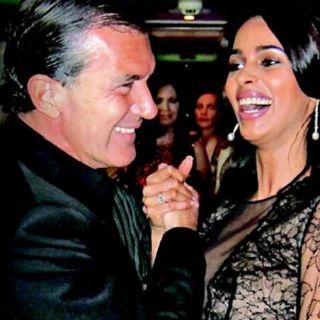 Actriz de Bollywood niega romance con Antonio Banderas