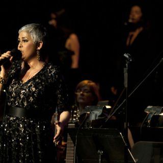 Eugenia León canta por la paz en Michoacán