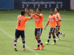 Aldo de Nigris metió los dos goles del triunfo de Chivas ante Estudiantes Altamira. ESPECIAL /