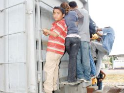 El número de menores migrantes no acompañados en EU aumentó 92 por ciento en este año. ARCHIVO /