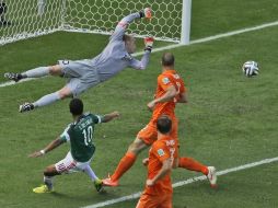 Pese a las constantes llegadas de la Selección azteca ninguna ha logrado mover las redes. AP /