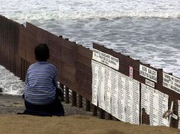 Un reporte de EU apunta que 90% de los mexicanos ilegales fueron asistidos por un contrabandista profesional. ARCHIVO /
