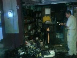 Los hechos ocurren en el cruce de las calles Industria y la 56.  El incendio es sofocado en pocos minutos; no hay lesionados.  /