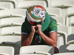 Miles de aficionados del Tri acudieron a tierras mundialistas para ver a la Selección. AP /