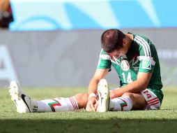 En la imagen, Javier 'Chicharito' Hernández reacciona tras el resultado 2-1 ante Holanda. ARCHIVO /
