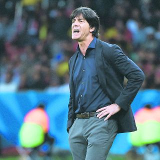 Löw voltea hacia el horizonte