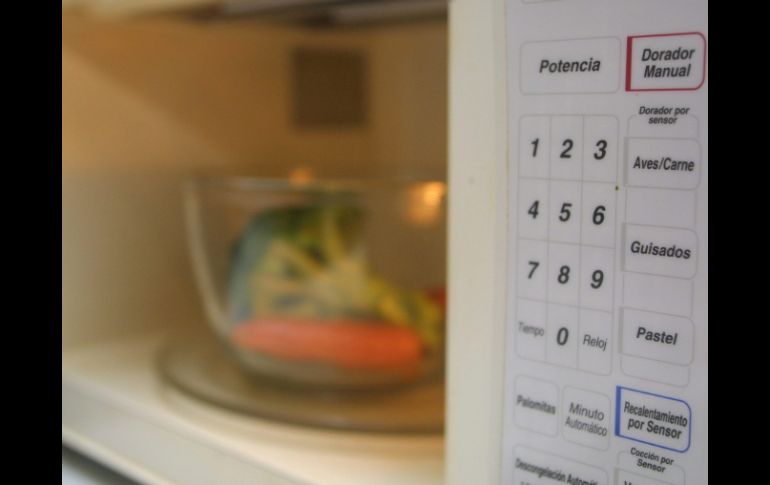 Es importante no dejar aparatos electrónicos encendidos o conectados cuando no haya nadie en casa.  /