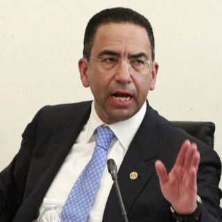 Javier Lozano llama holgazán e ignorante a Jesús Zambrano