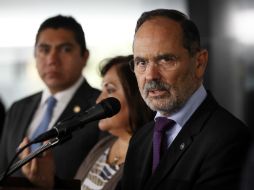 Madero dice ''lo único que faltó fue ponerles una pistola'' en relación a su exposición sobre ''Ley Telecom'' con senadores panistas. SUN /