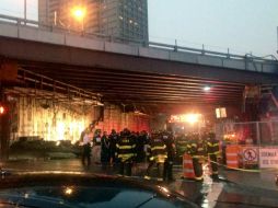 Los inspectores del departamento de construcciones investigaban el derrumbe, cuyas causas aún se desconocen. AP /