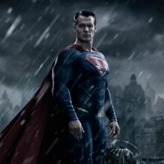 Revelan foto de Superman en Ciudad Gótica